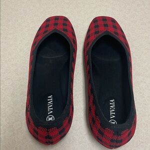 VIVAIA Square -Toe V-Cut Flats Red and Black Checkered Flats. Size EU37 USA 6.5